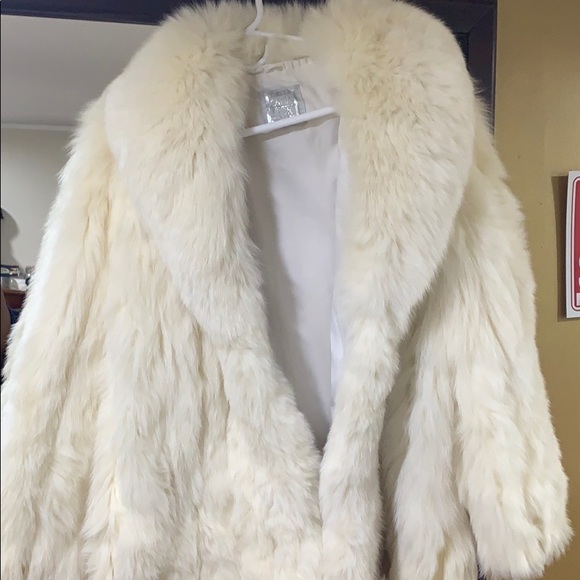 Selling a Saga Fox fur women winter coat/scarf/hat